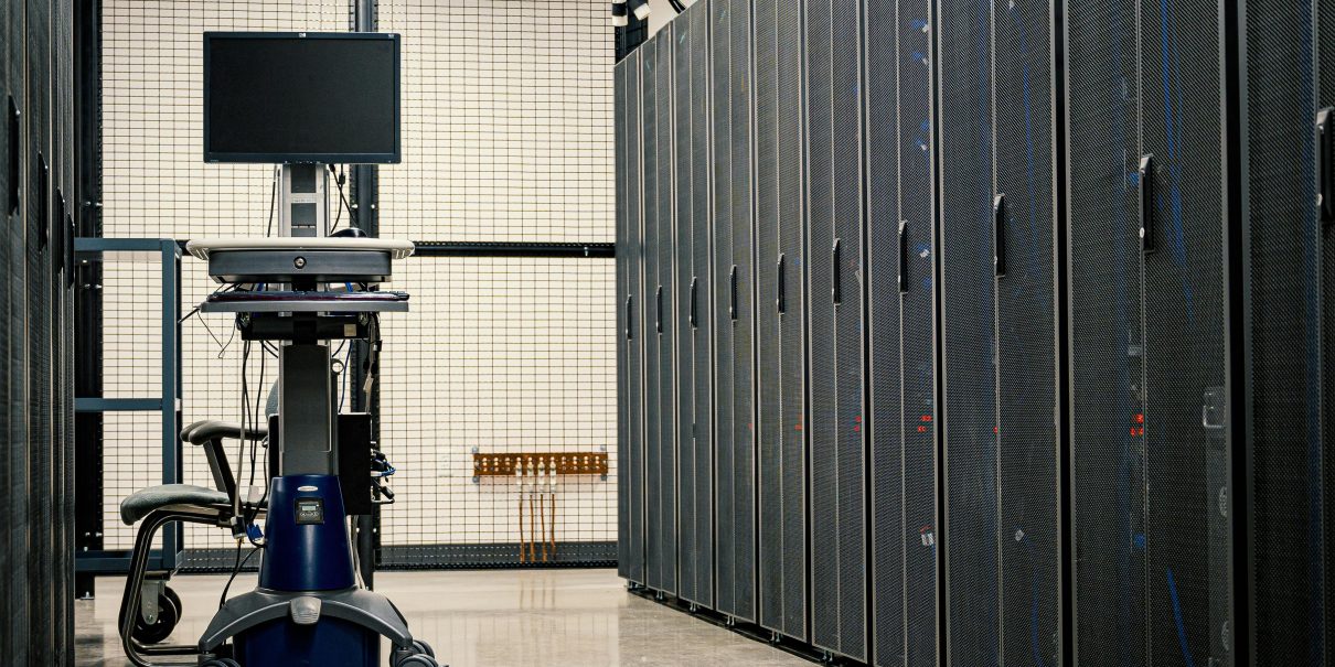 Hosting কী? এবং কিভাবে কাজ করে। বিস্তারিত জানতে হলে পড়ুন।