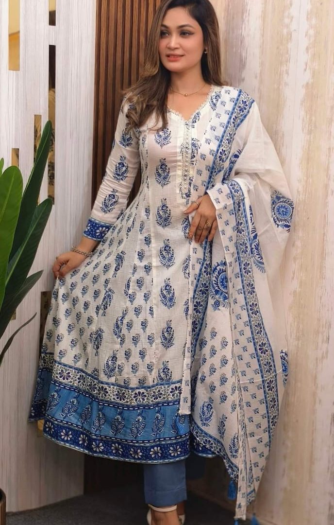 Cotton Gown Three Pi
