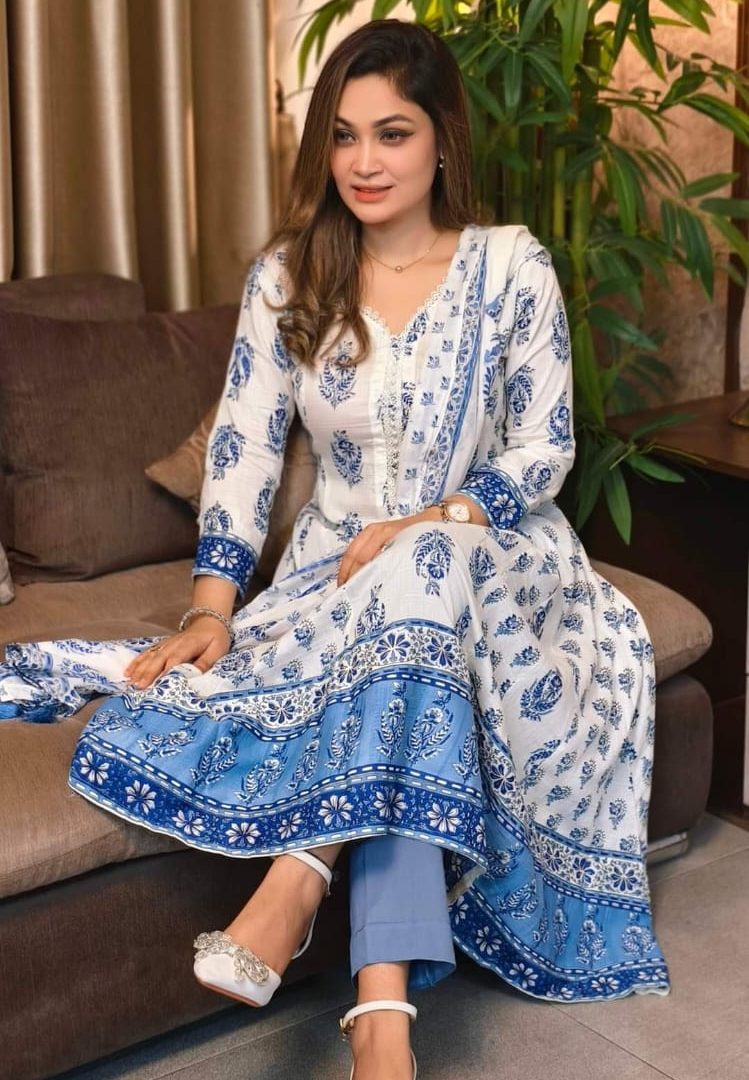 Cotton Gown Three Pi