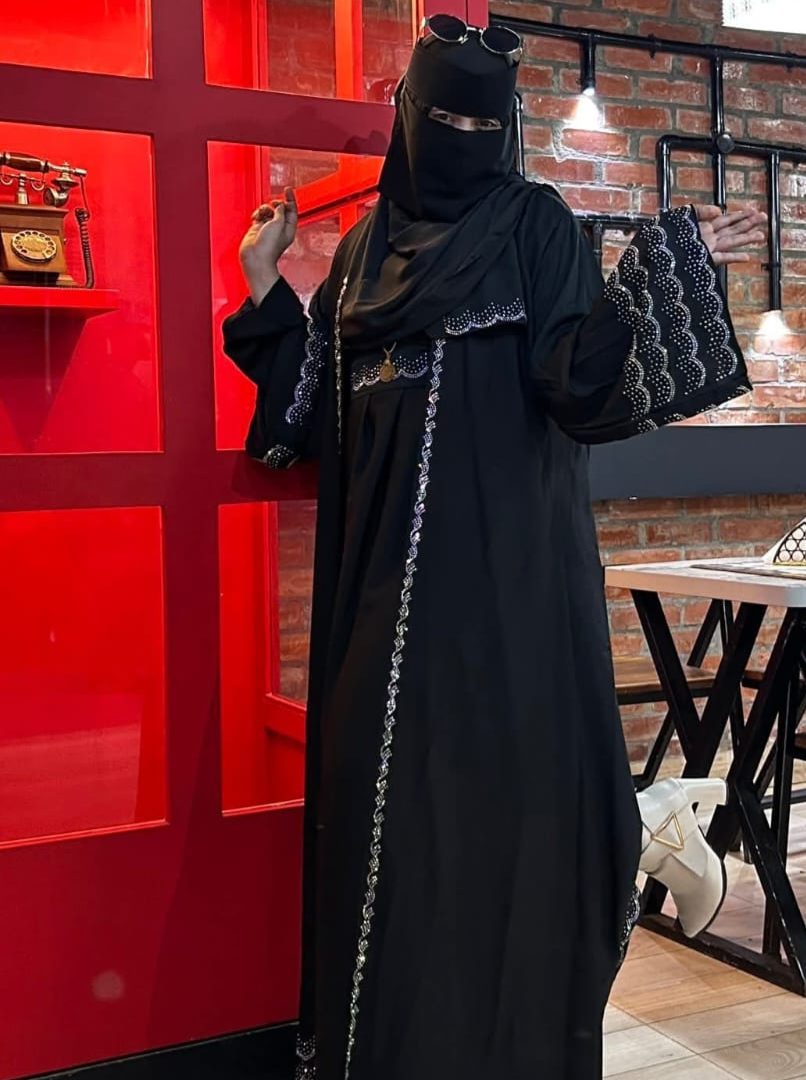 Abaya E Ramisha
